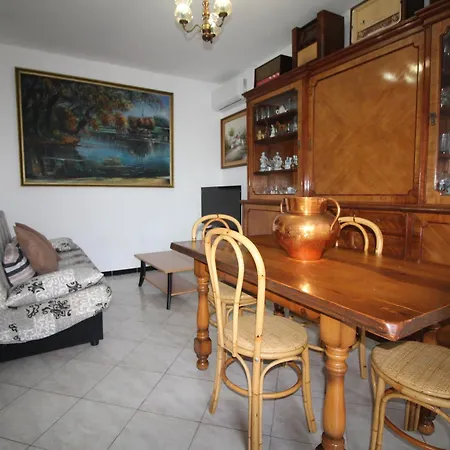 Grifeu 6 - Situado Muy Cerca De La Playa De Cap Ras, 6 Personas - Es-228-195 Apartment *